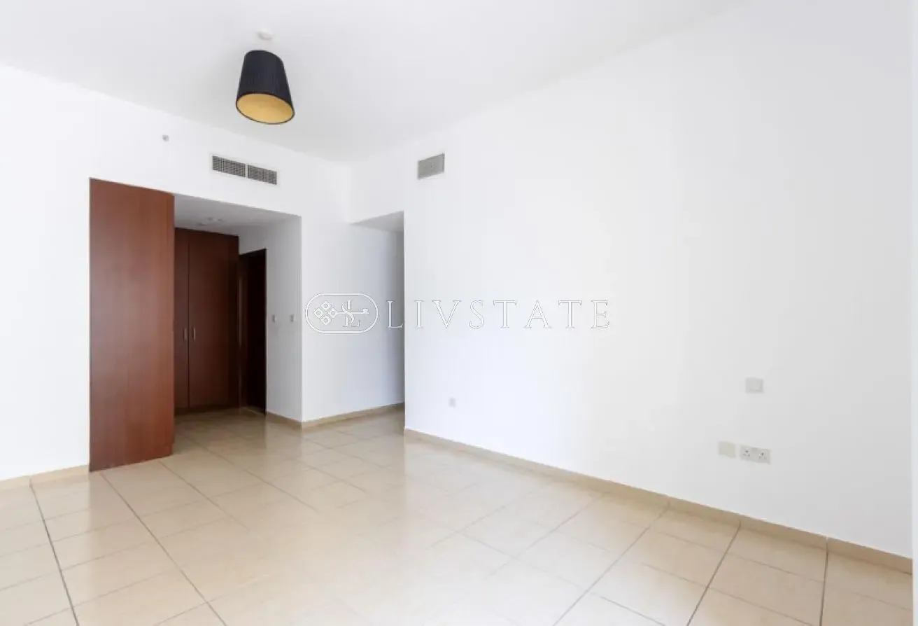 Prime Location | High Floor | Well Maintained