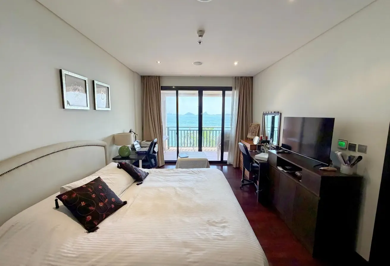 Vacant Now | Bills Included | Full Sea View
