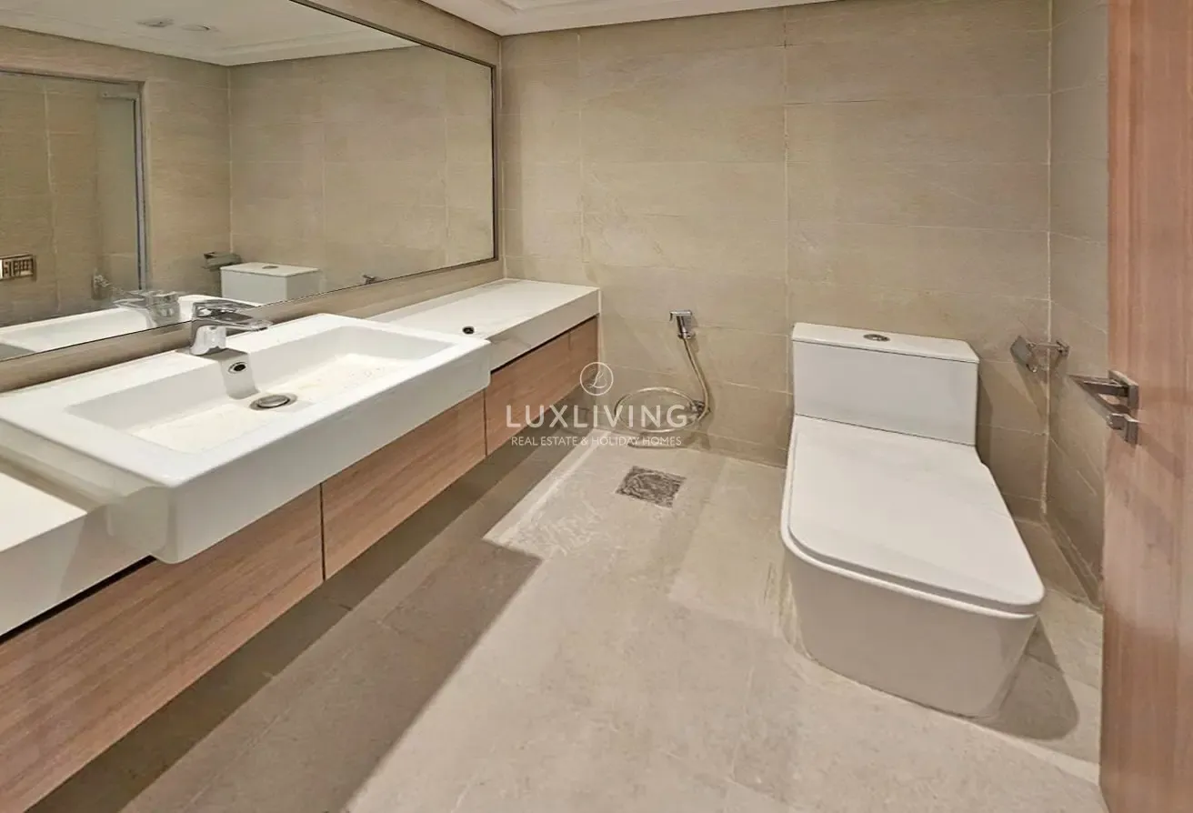 Modern Studio | Pool & Community View | Riviera 9