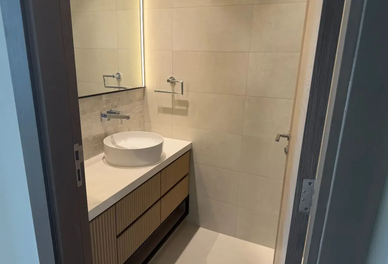 BRAND NEW | MORTGAGE POSSIBLE | 2 MASTER |