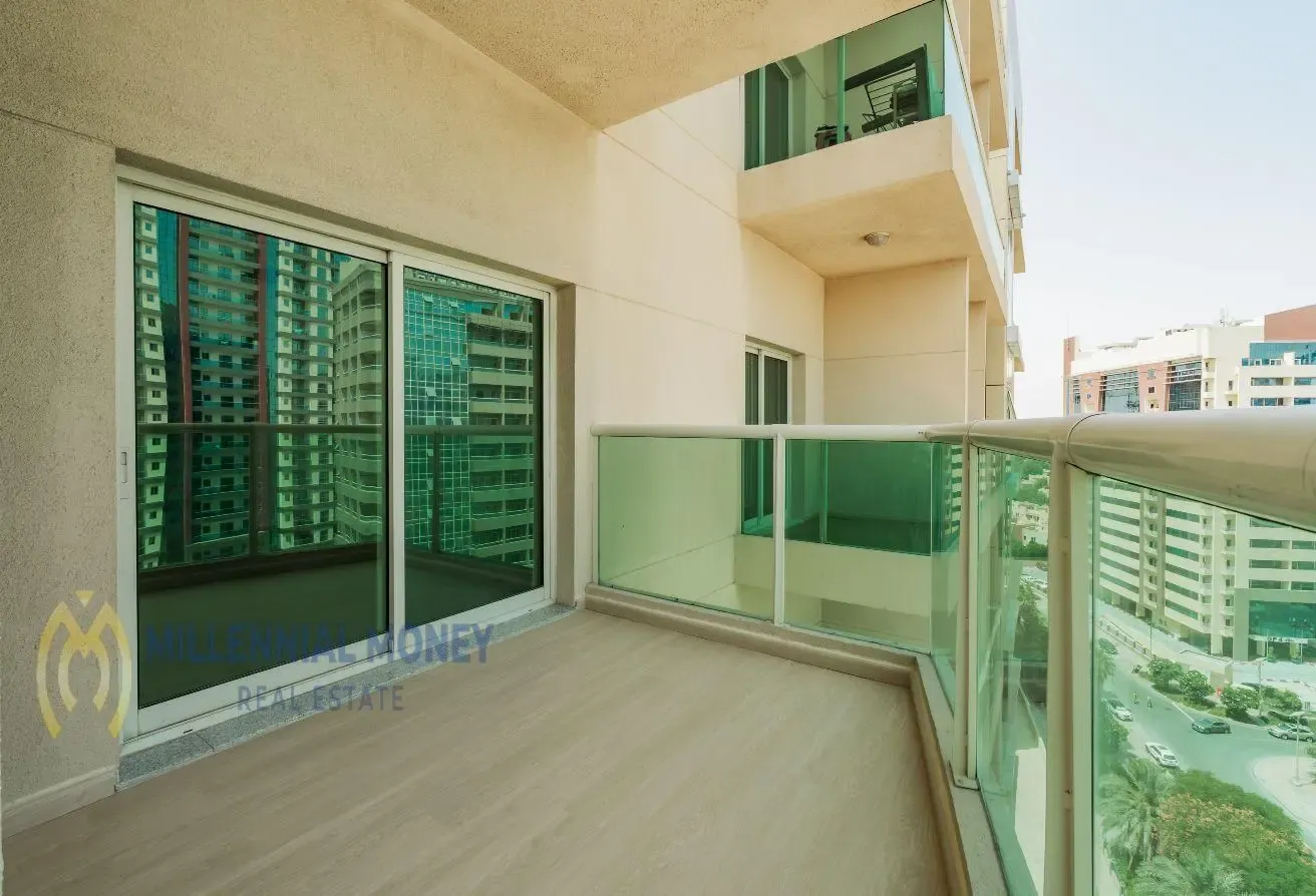 Spacious Upgraded 1BR | Vacant | Balcony