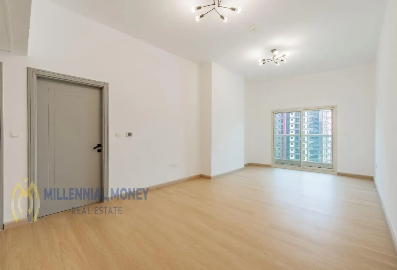 Spacious Upgraded 1BR | Vacant | Balcony