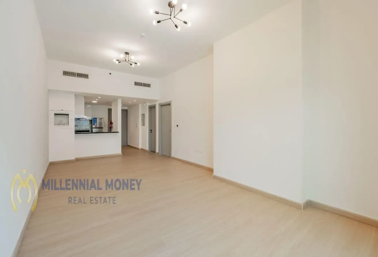Spacious Upgraded 1BR | Vacant | Balcony