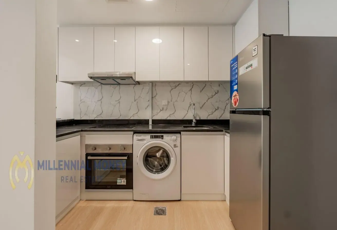 Spacious Upgraded 1BR | Vacant | Balcony