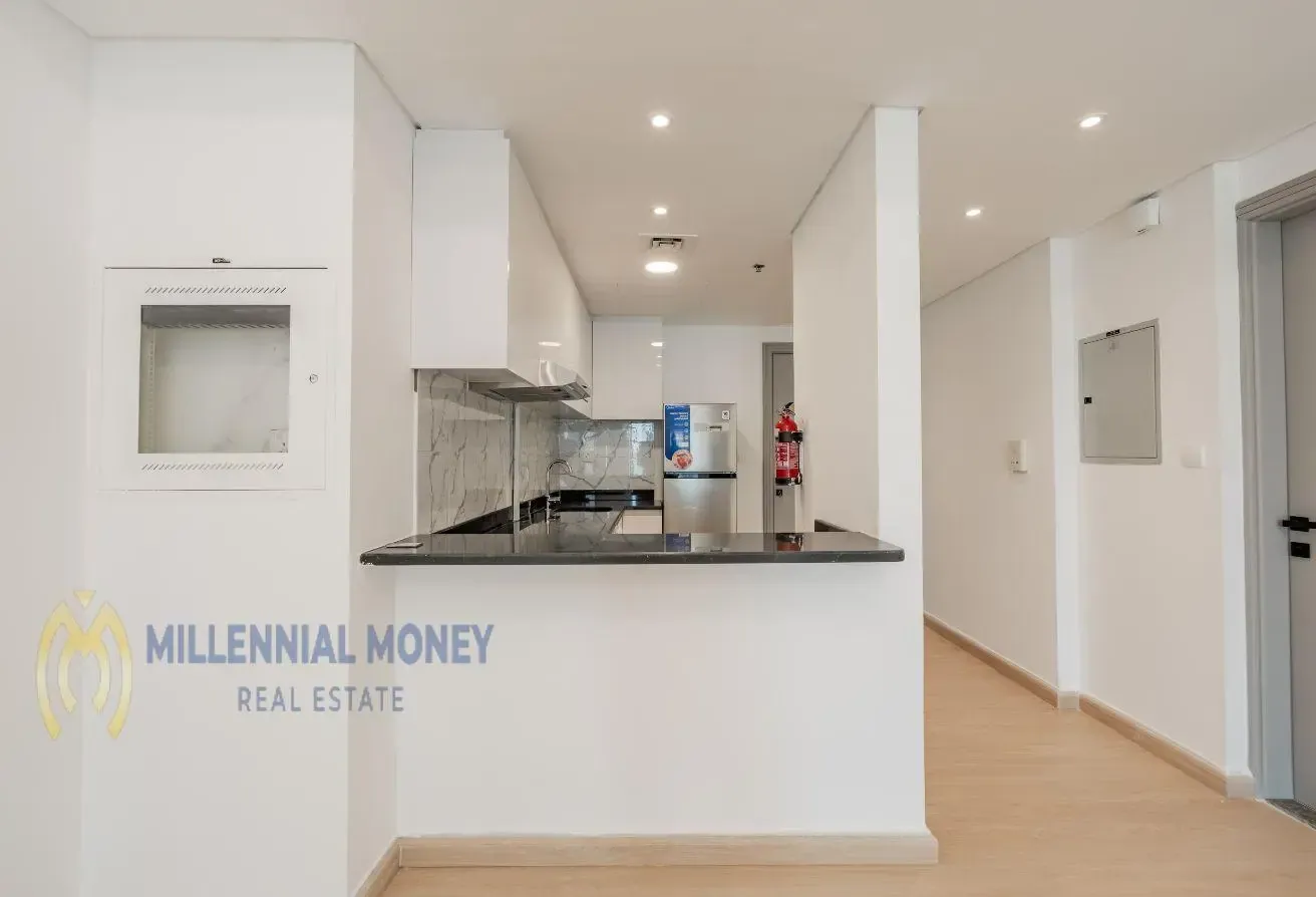 Spacious Upgraded 1BR | Vacant | Balcony