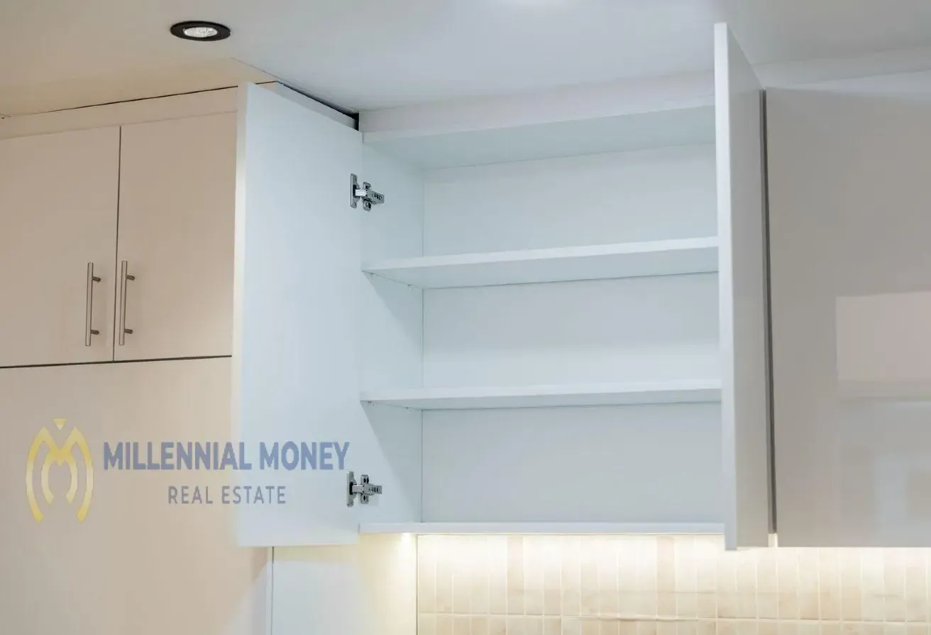 Spacious Fully Upgraded 1BR | Vacant | Balcony