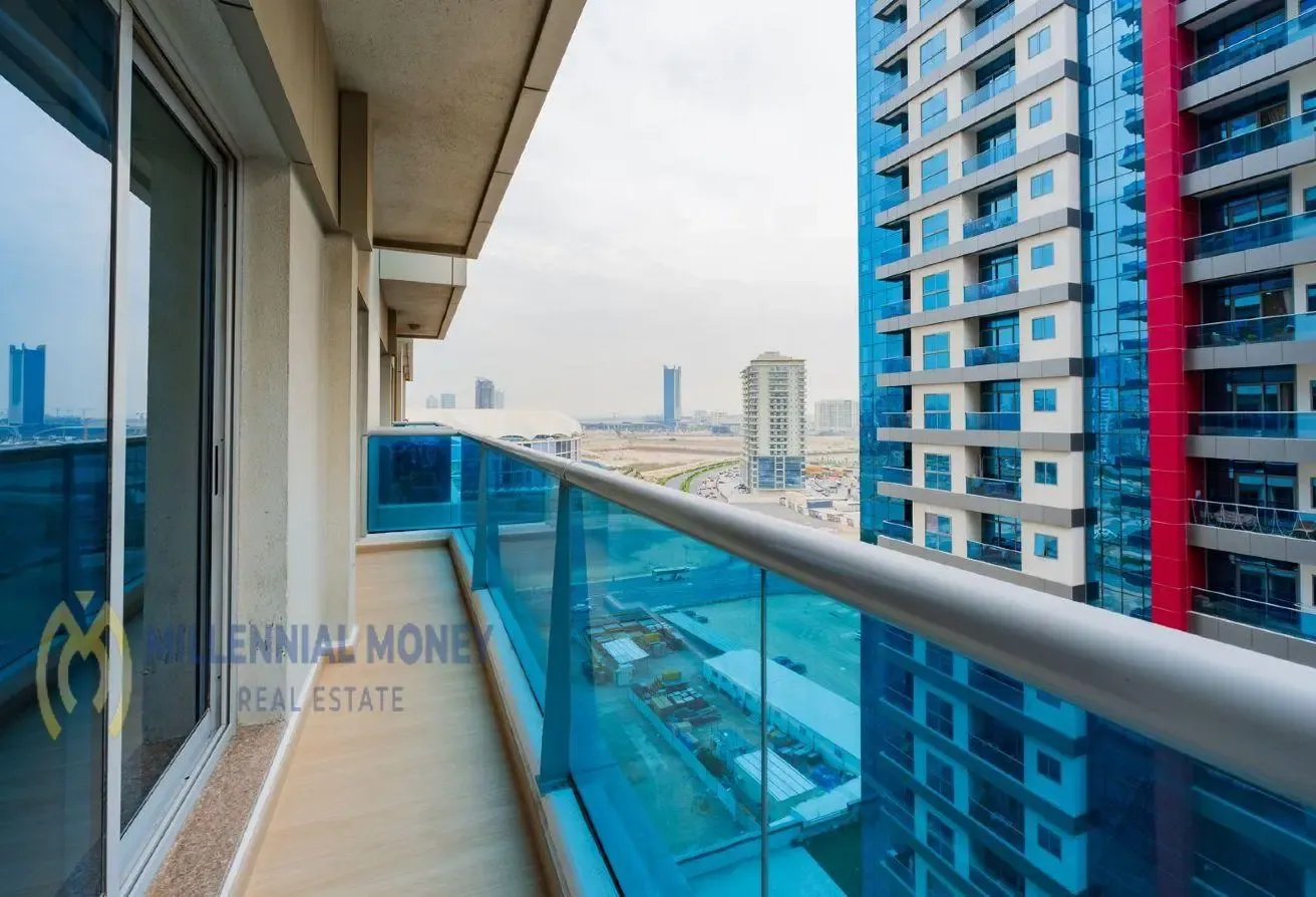 Spacious Fully Upgraded 1BR | Vacant | Balcony