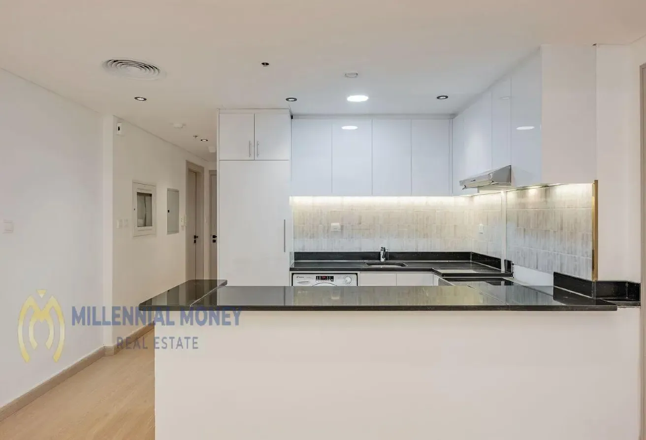 Spacious Fully Upgraded 1BR | Vacant | Balcony