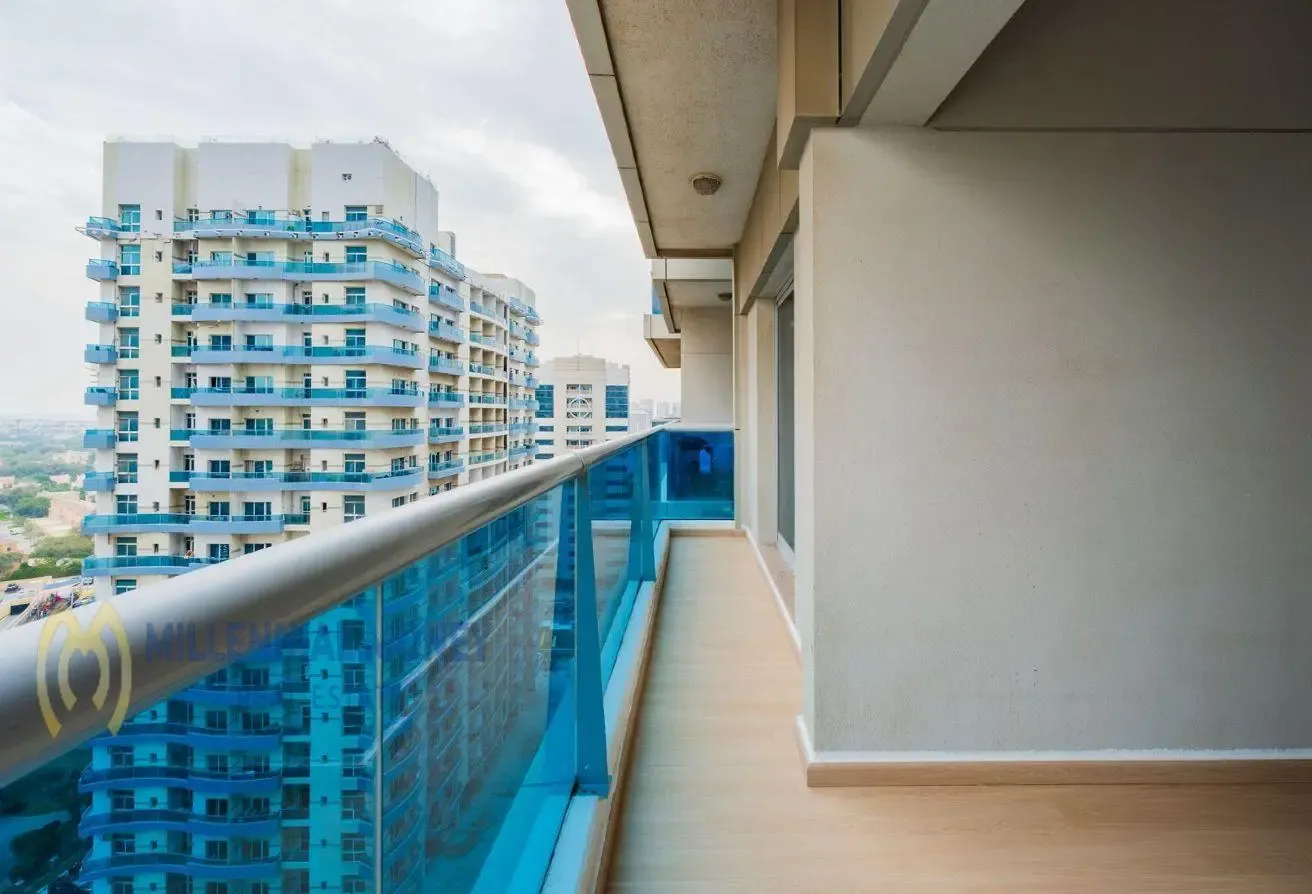 Spacious Fully Upgraded 1BR | Vacant | Balcony