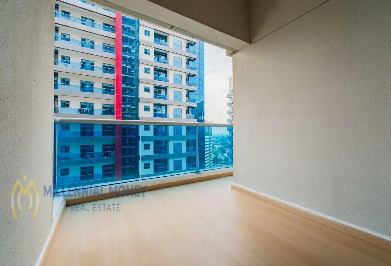 Spacious Fully Upgraded 1BR | Vacant | Balcony