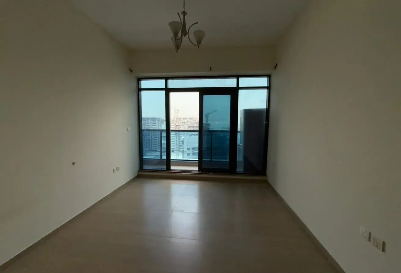 GOLF & CANAL VIEW-HIGHER FLOOR -UNFURNISHED 1BED