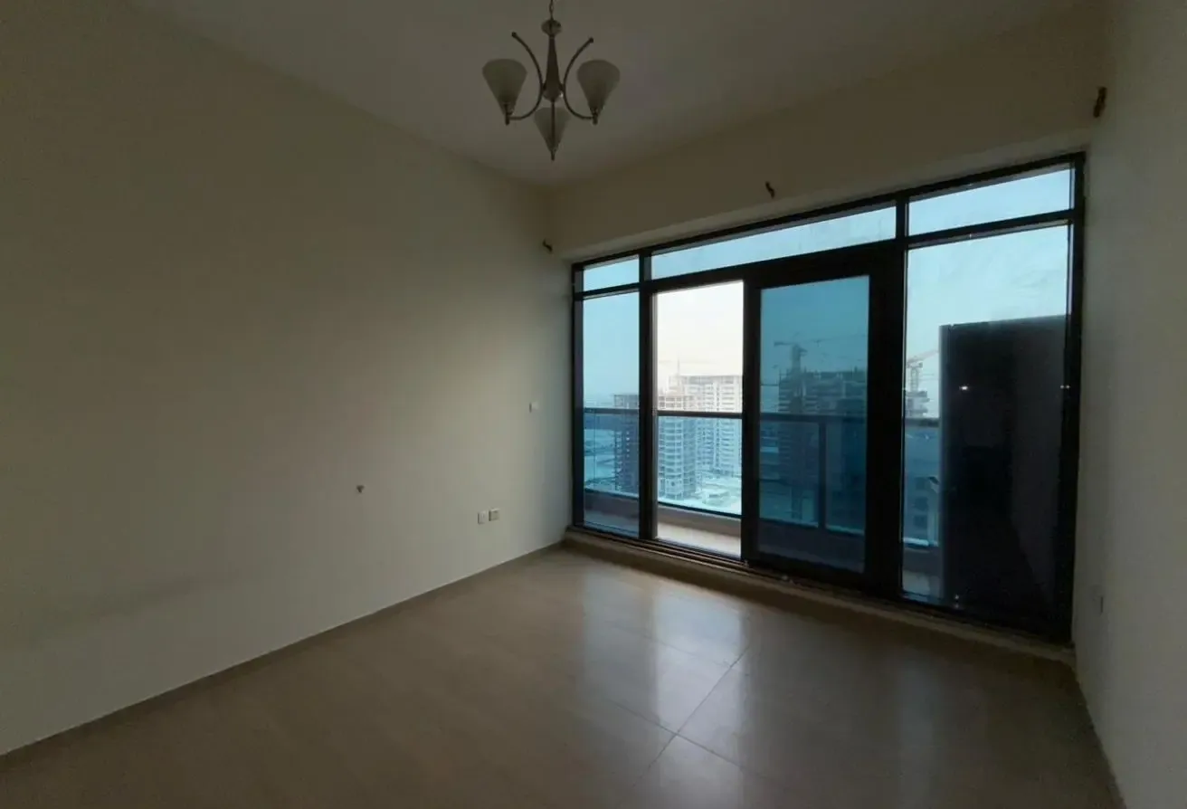 GOLF & CANAL VIEW-HIGHER FLOOR -UNFURNISHED 1BED
