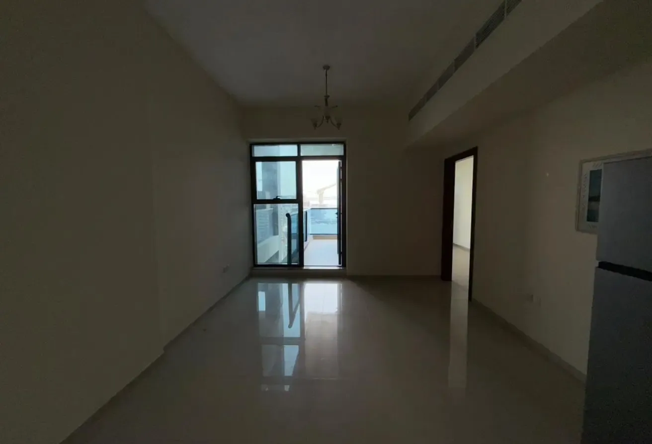 GOLF & CANAL VIEW-HIGHER FLOOR -UNFURNISHED 1BED