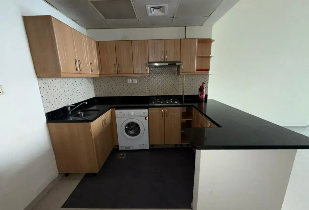 GOLF & CANAL VIEW-HIGHER FLOOR -UNFURNISHED 1BED