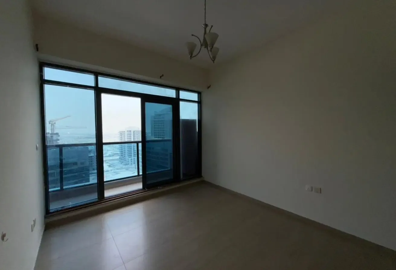 GOLF & CANAL VIEW-HIGHER FLOOR -UNFURNISHED 1BED