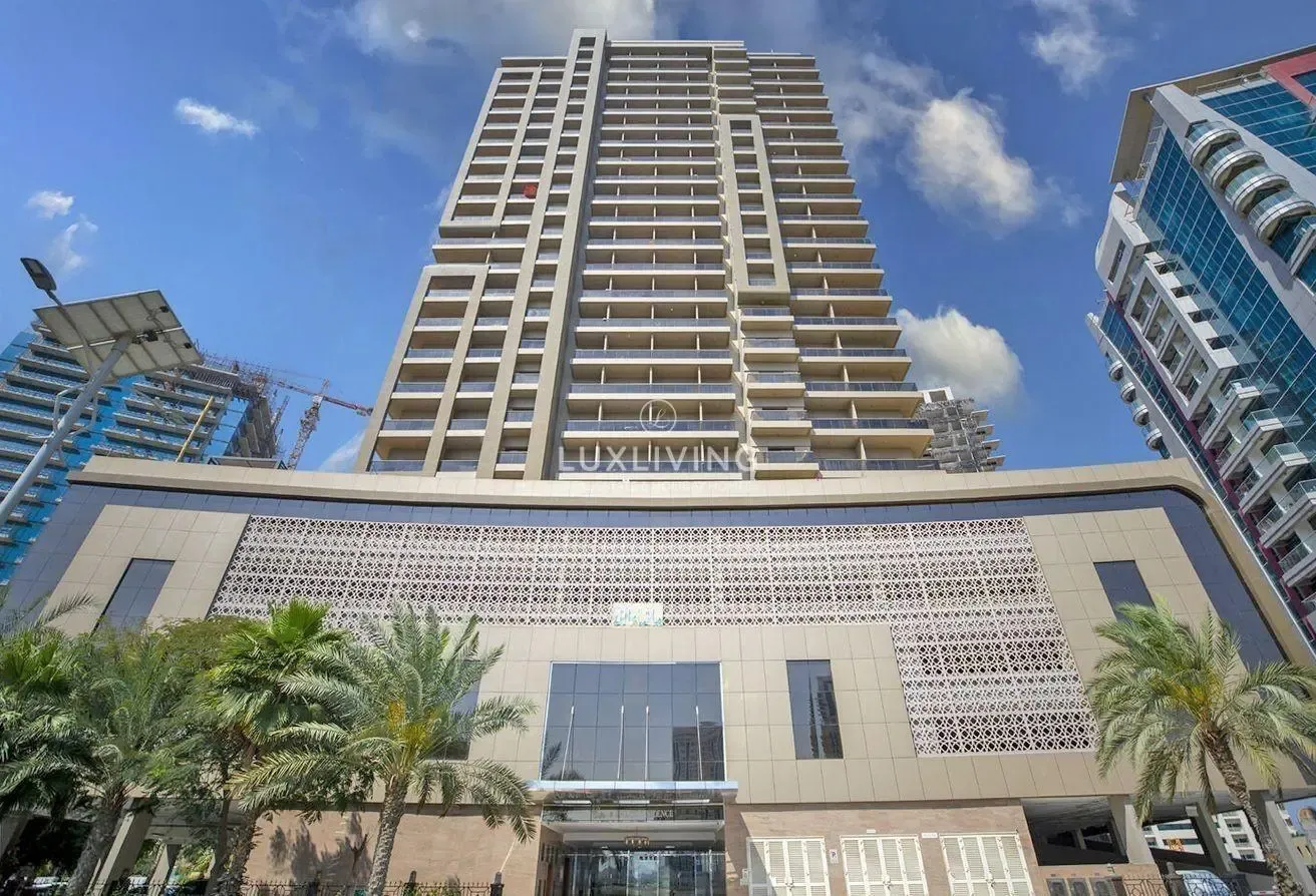 Full Lake View | Vacant | Unfurnished