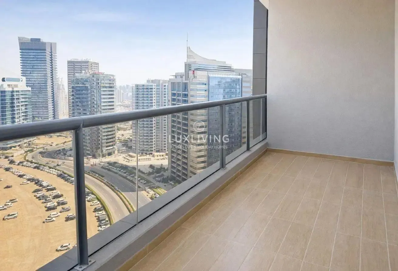 Full Lake View | Vacant | Unfurnished
