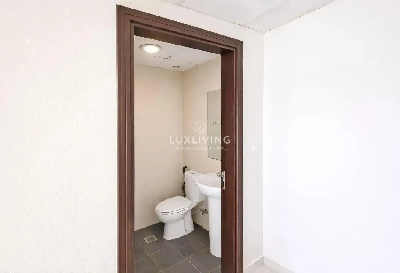 Full Lake View | Vacant | Unfurnished