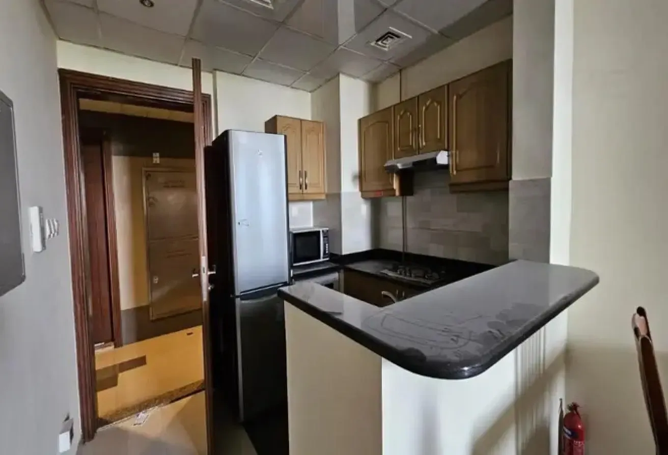 VACANT! Perfect Deal! Low Floor