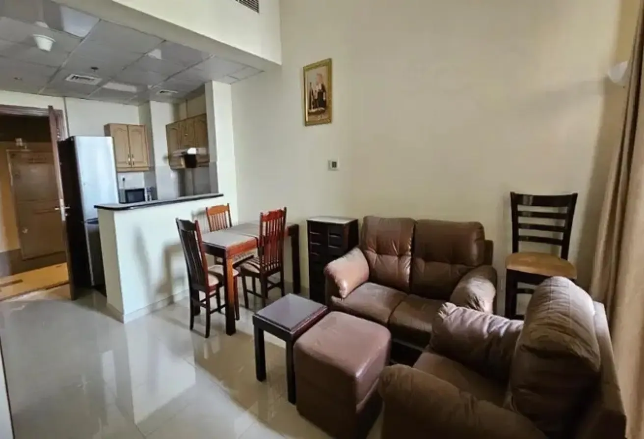 VACANT! Perfect Deal! Low Floor