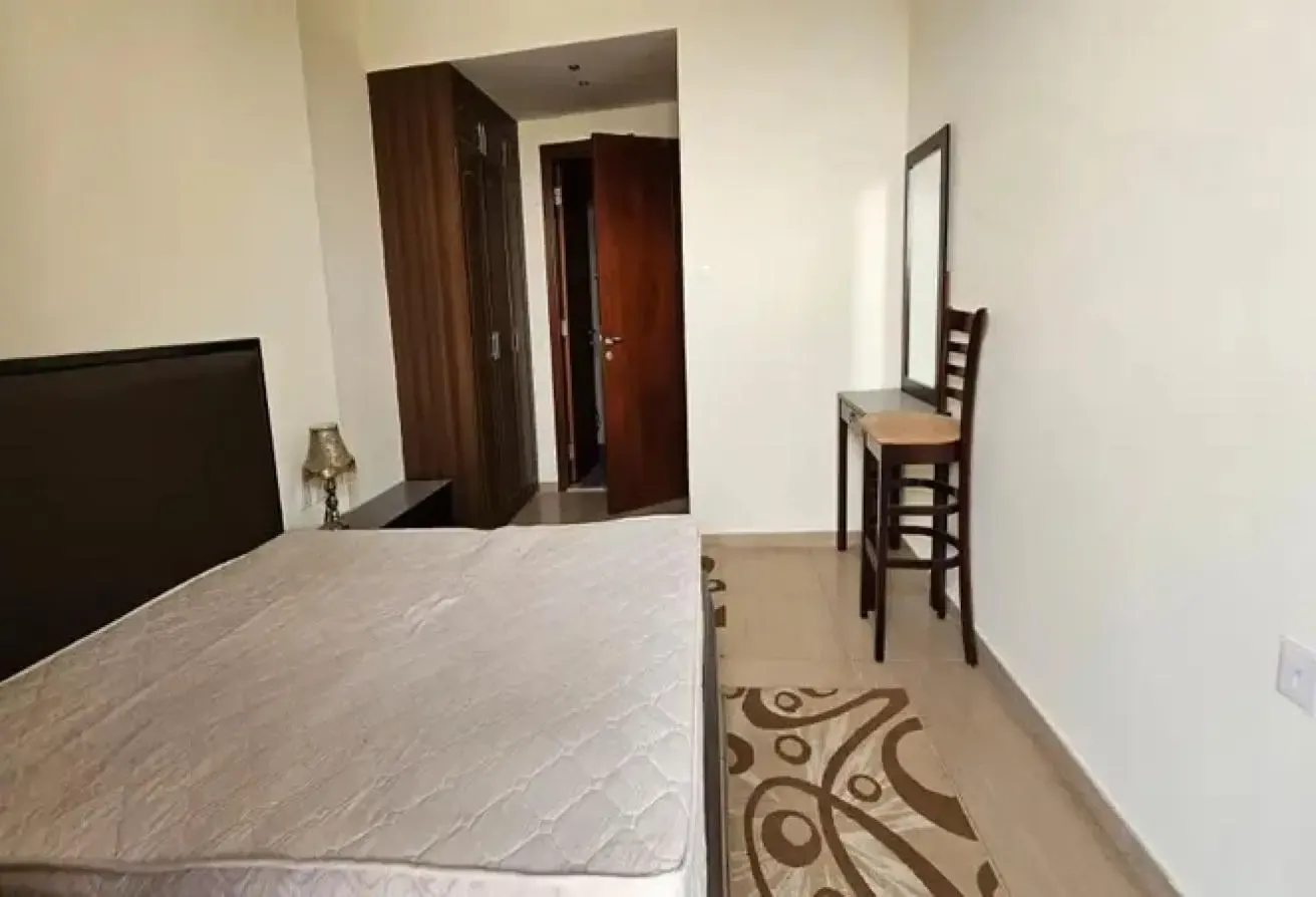 VACANT! Perfect Deal! Low Floor