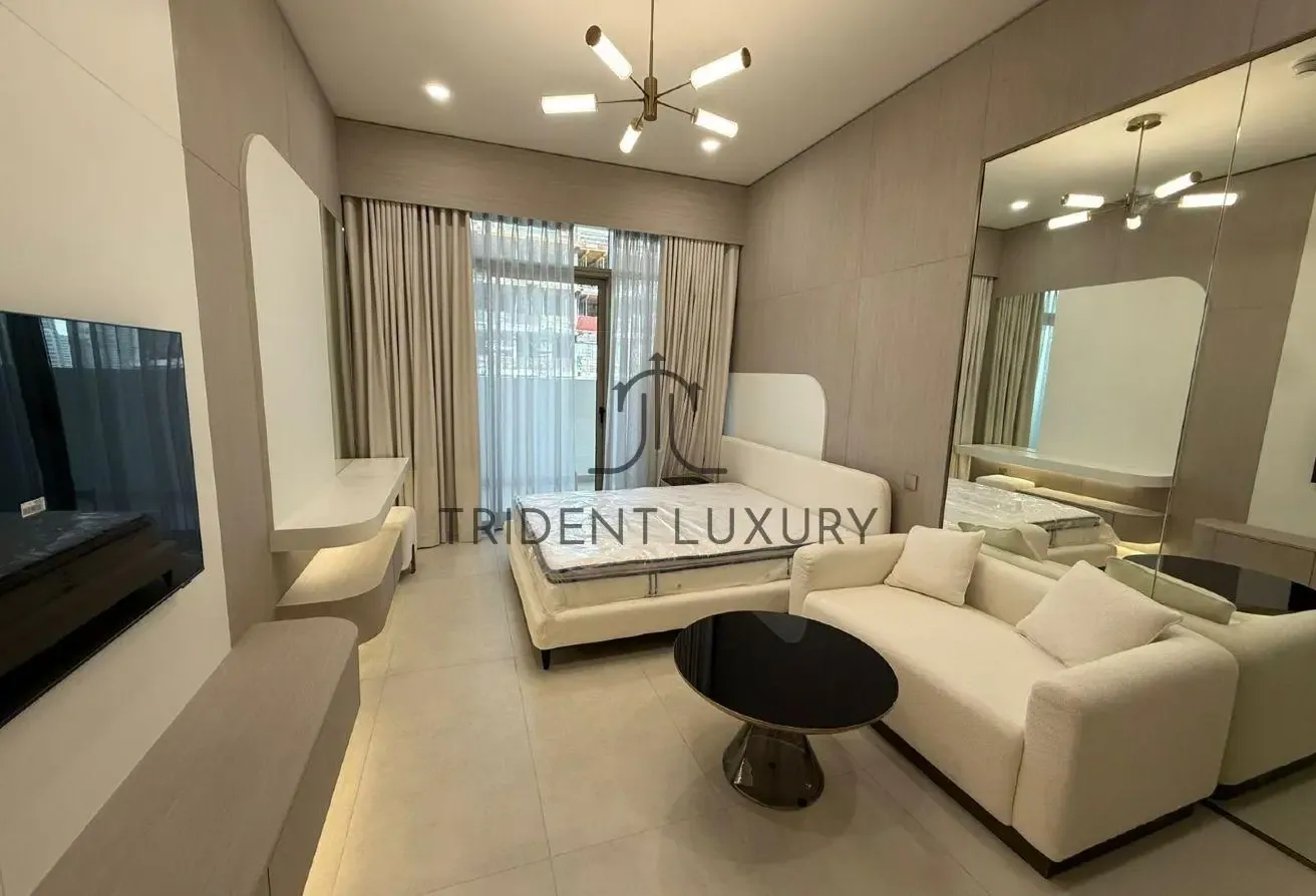 Vacant I Furnished I Premium I No Construction