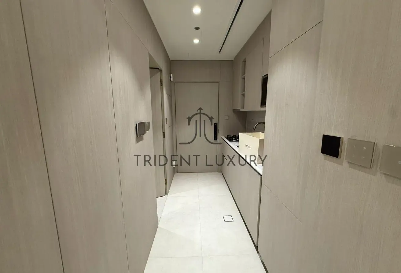 Vacant I Furnished I Premium I No Construction