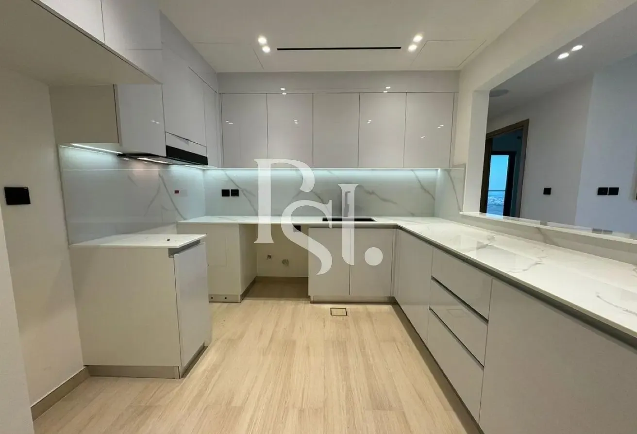 High Floor  | Marina Skyline View | Corner Unit