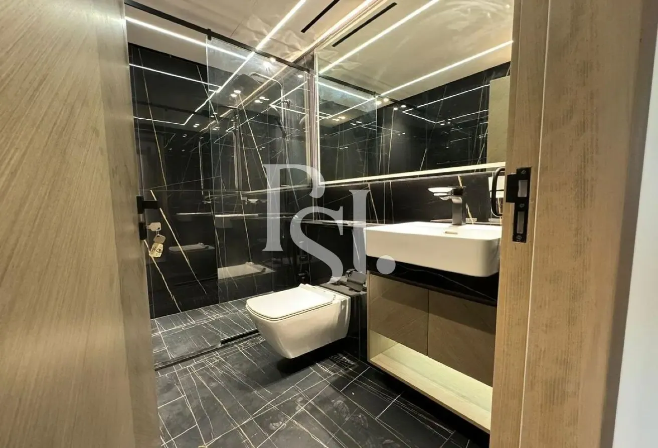 Corner Unit| Marina Skyline View| High Floor