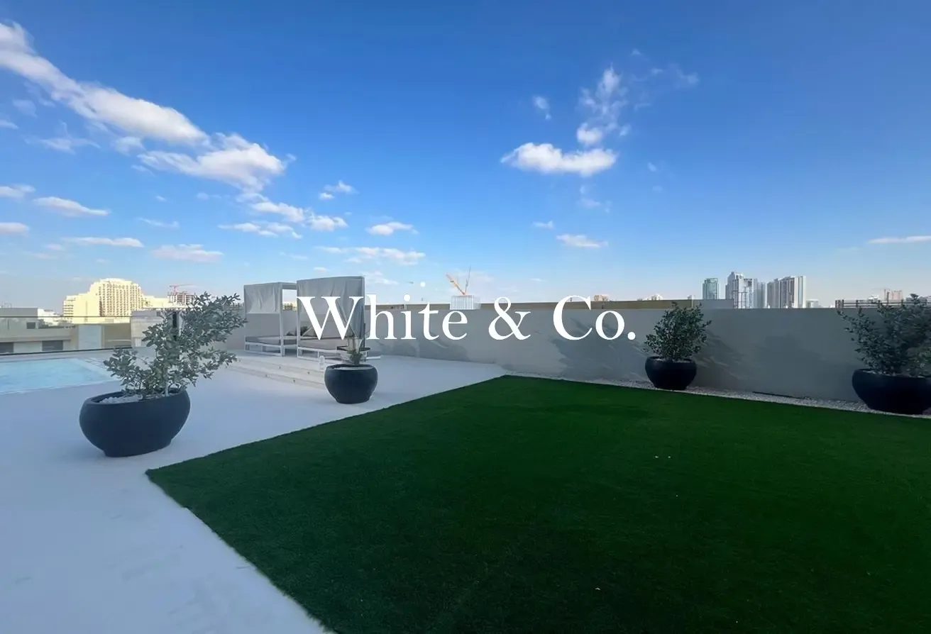 Marina View | 2 Parking | Bright | Vacant