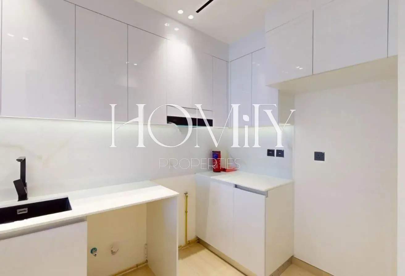 VACANT | MARINA VIEW | HIGH FLOOR