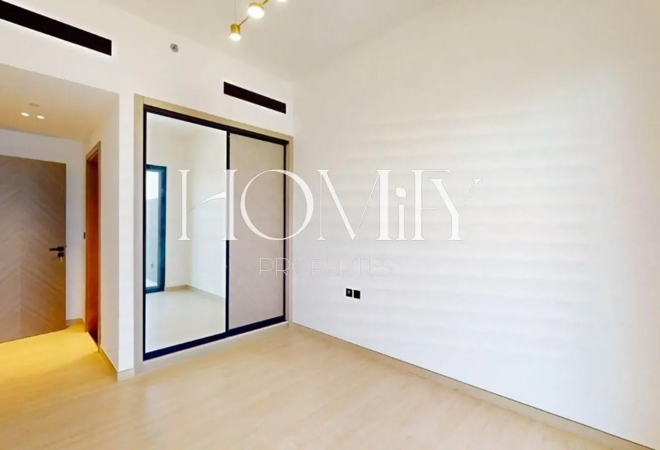 VACANT | MARINA VIEW | HIGH FLOOR