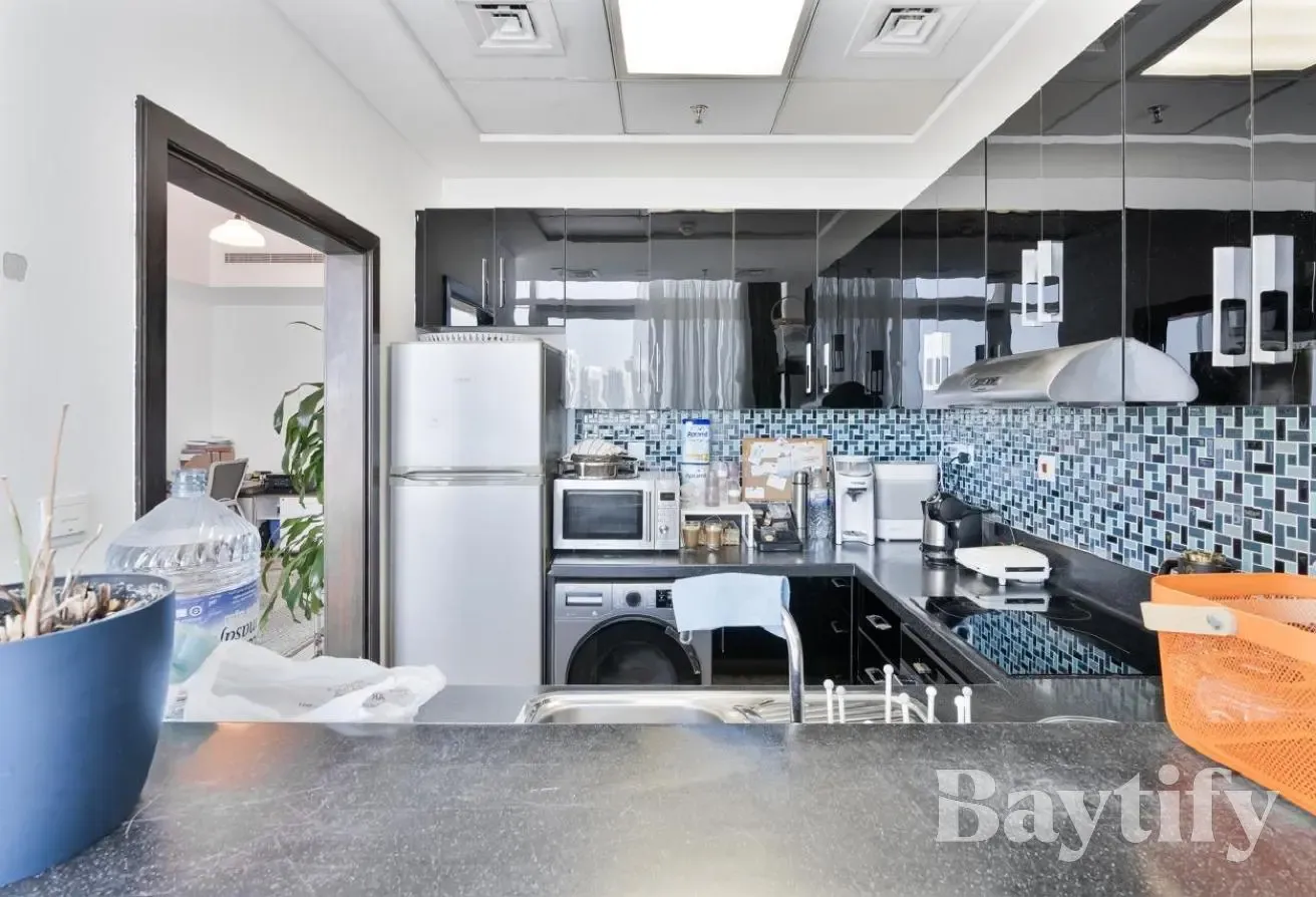 FULLY FURNISHED | CANAL VIEW | MARINA