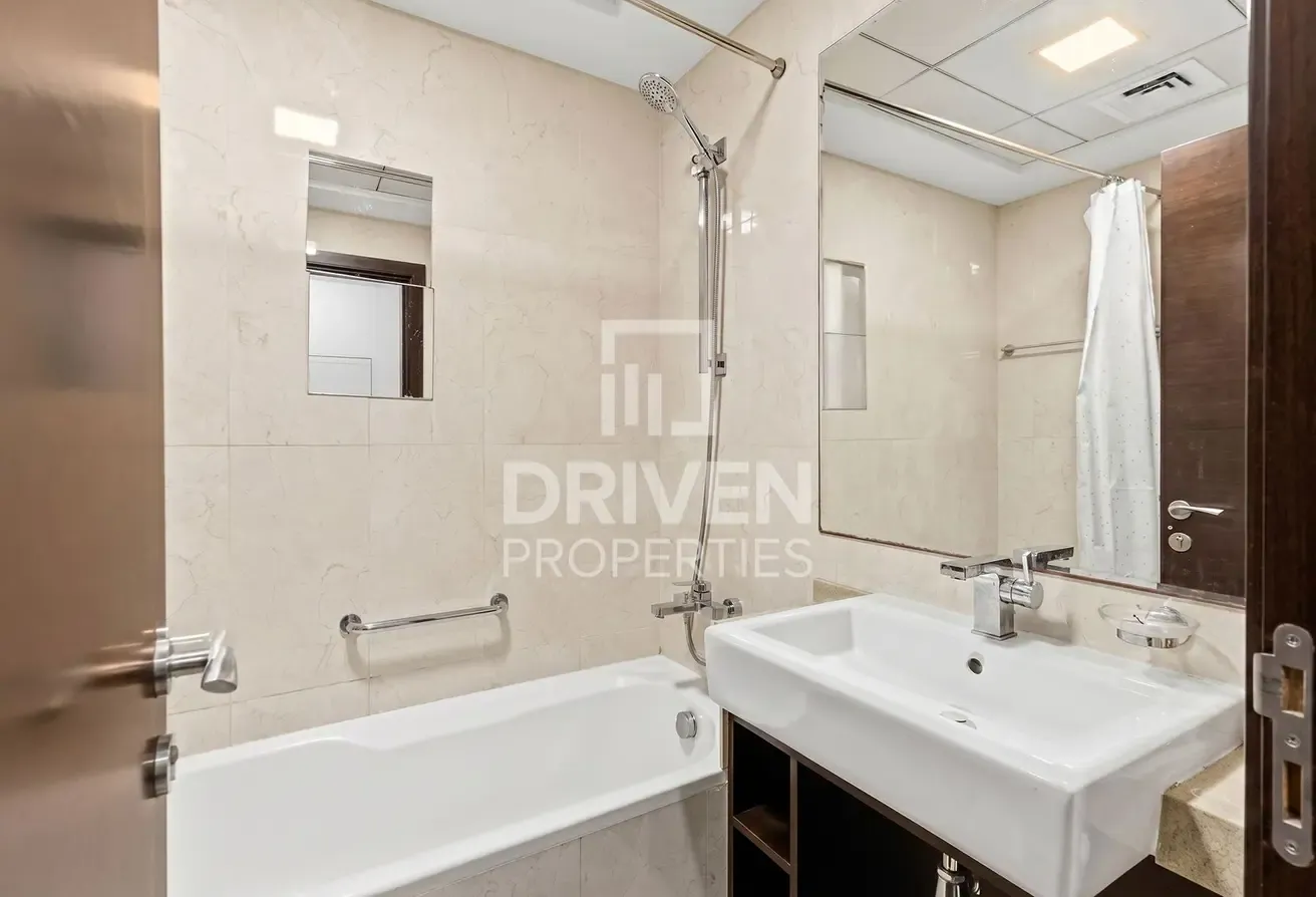 Modern Studio | Easy Beach Access | Renovated