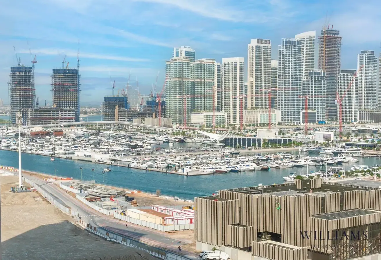 MID FLOOR| VACANT | HARBOUR VIEW