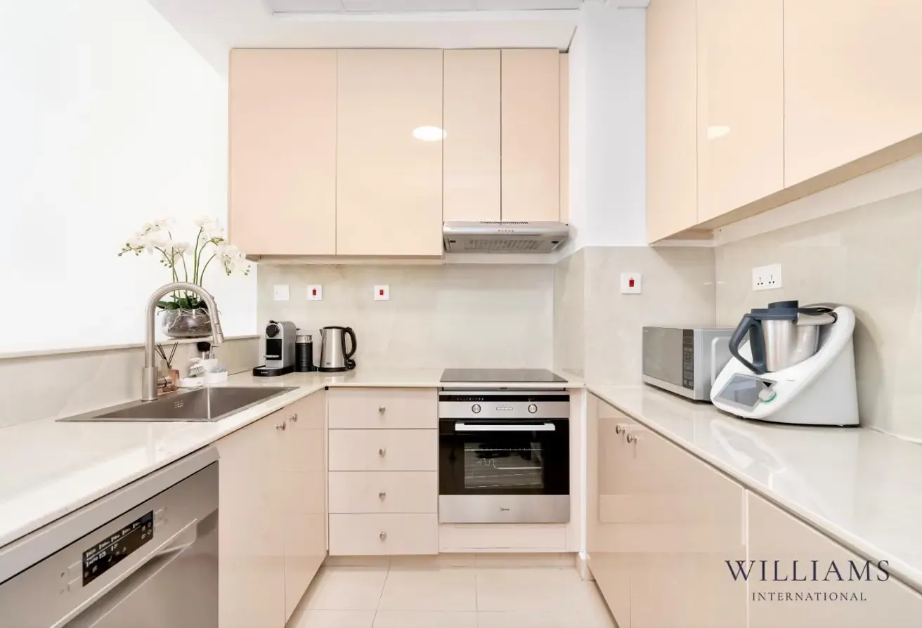 MID FLOOR| VACANT | HARBOUR VIEW