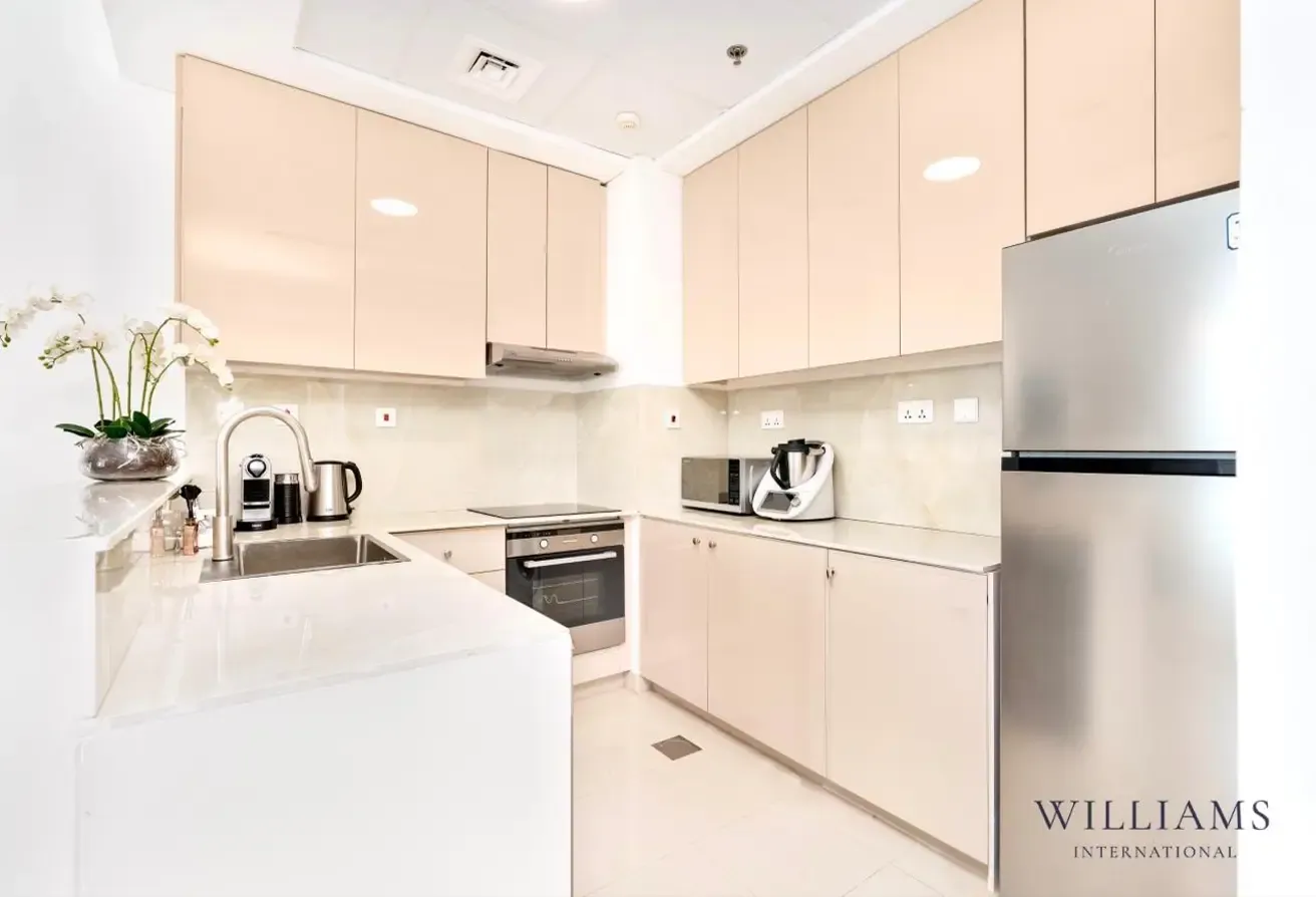 MID FLOOR| VACANT | HARBOUR VIEW