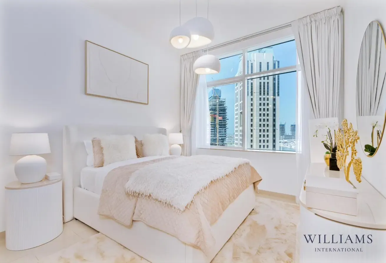 MID FLOOR| VACANT | HARBOUR VIEW