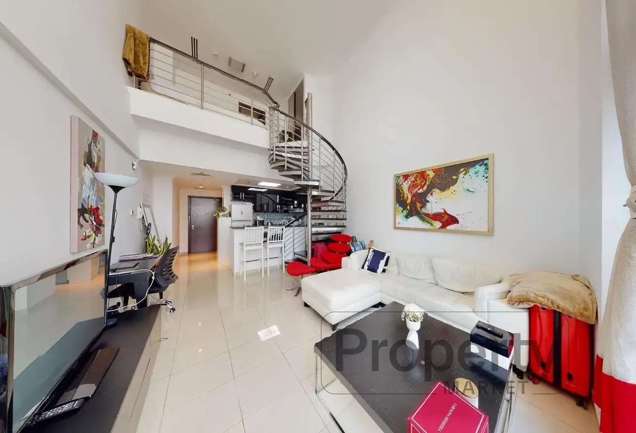 Loft 1BR | Spacious Layout | Terrace | Tenanted