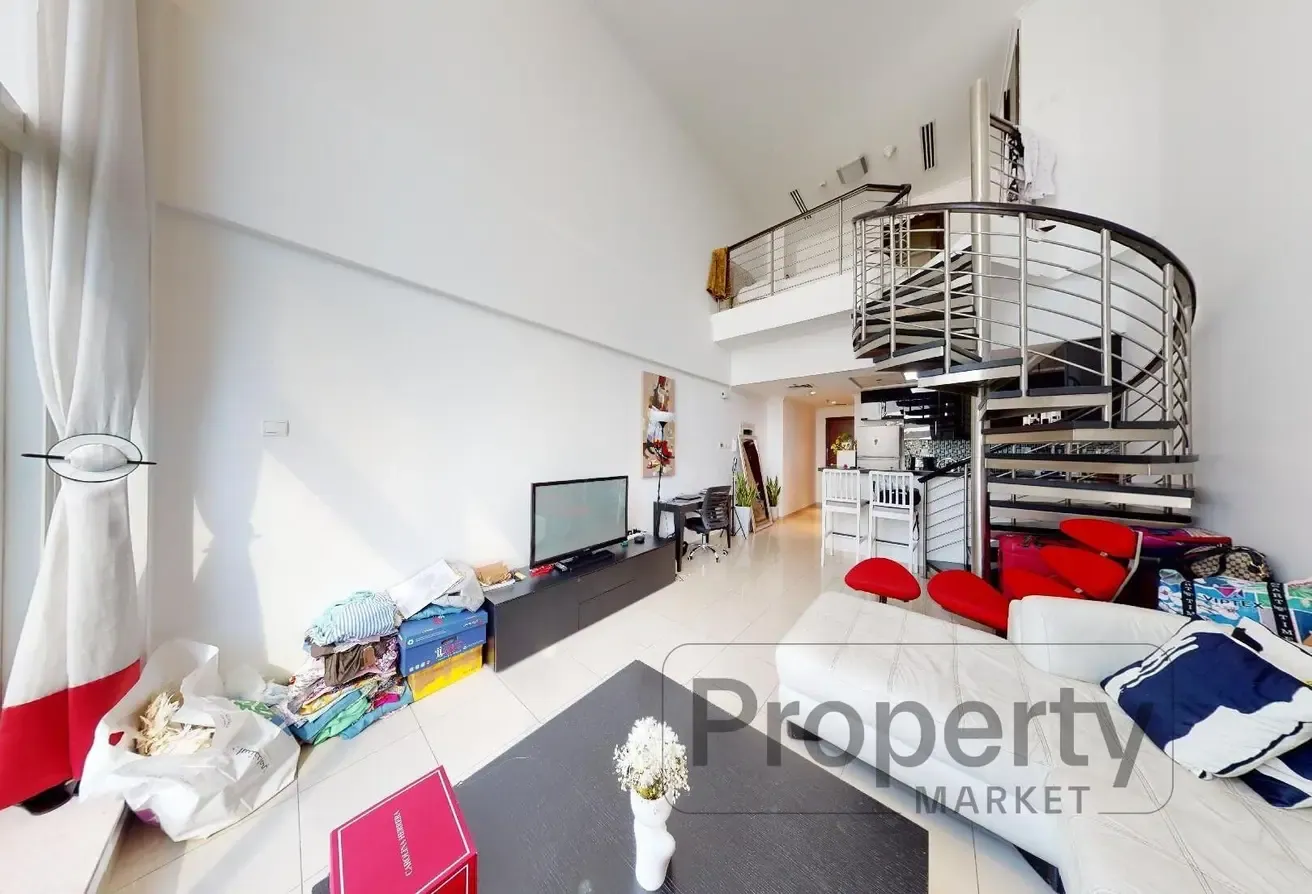 Loft 1BR | Spacious Layout | Terrace | Tenanted