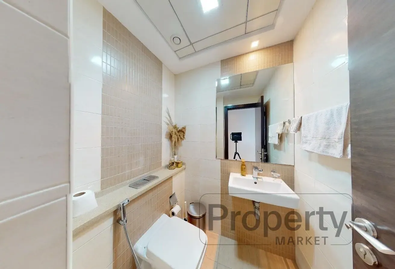 Loft 1BR | Spacious Layout | Terrace | Tenanted