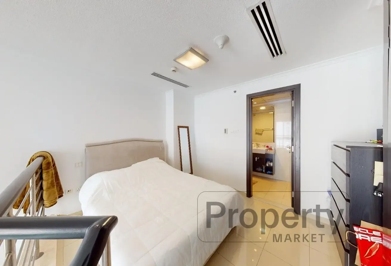 Loft 1BR | Spacious Layout | Terrace | Tenanted
