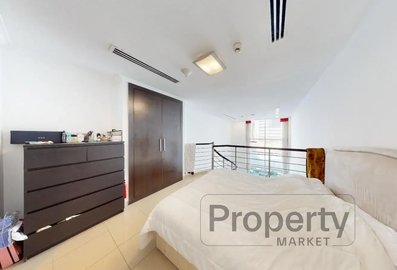 Loft 1BR | Spacious Layout | Terrace | Tenanted