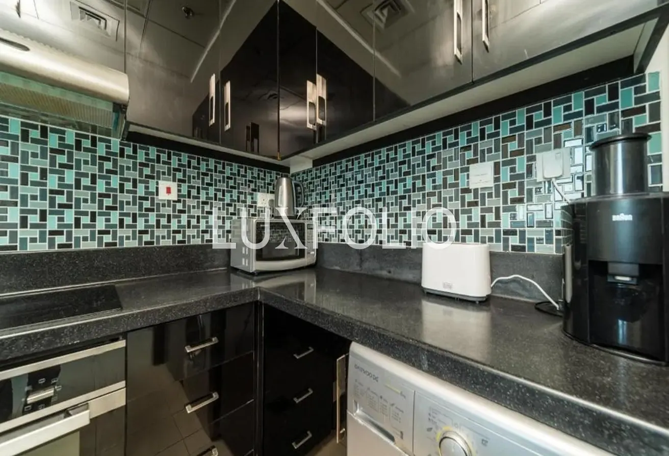 2 Bedroom | High Floor | Vacant Now!