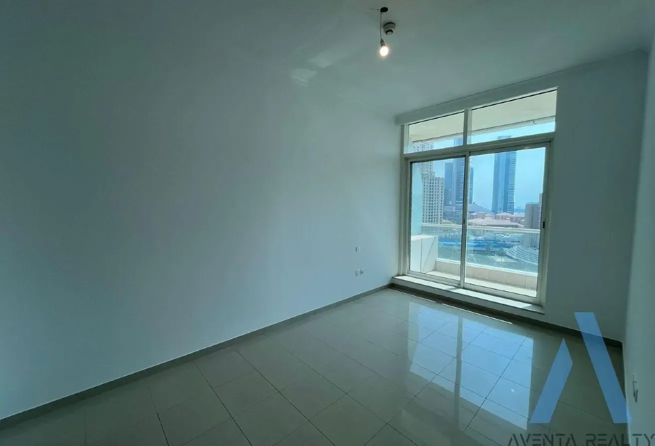 Vacant | Unfurnished | Sea View