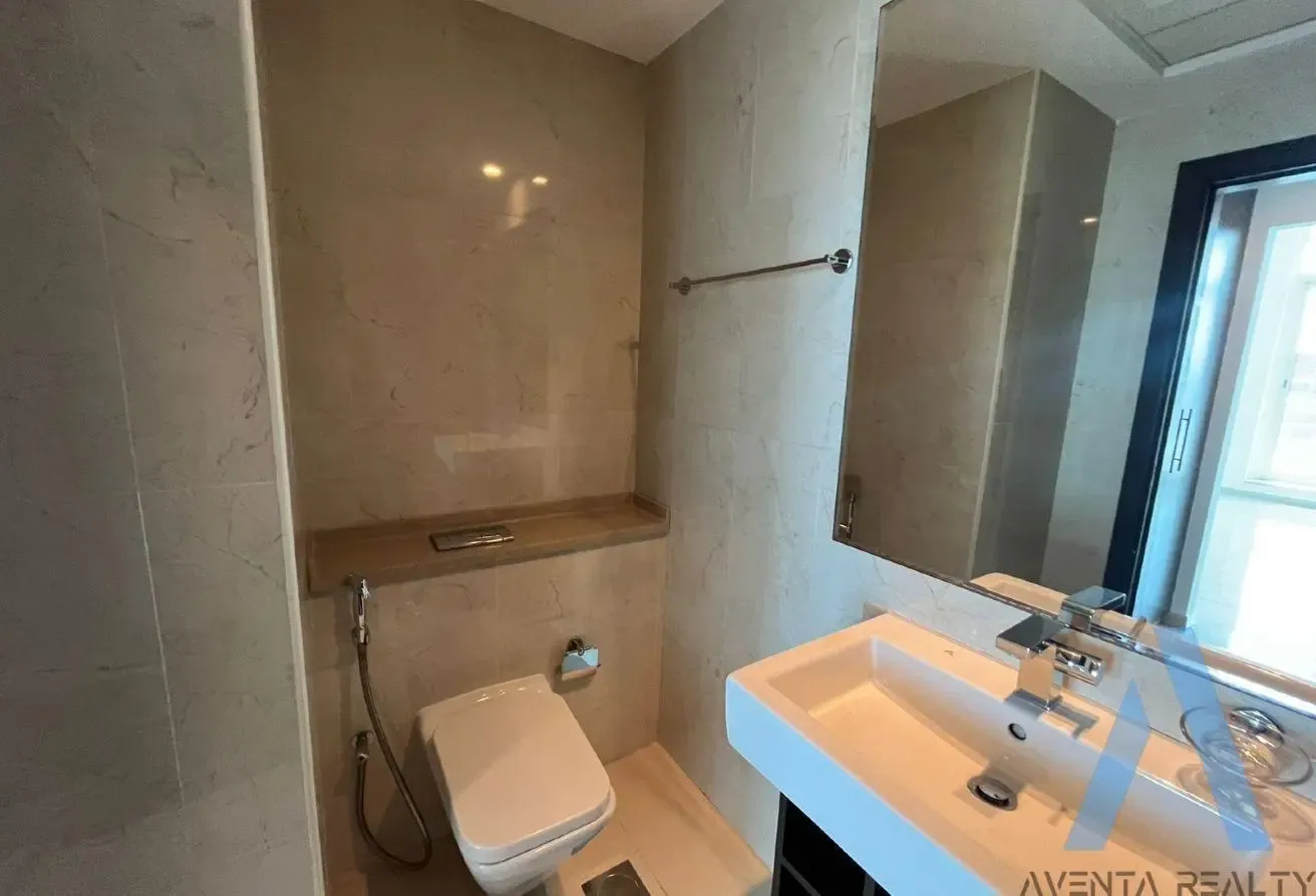 Vacant | Unfurnished | Sea View