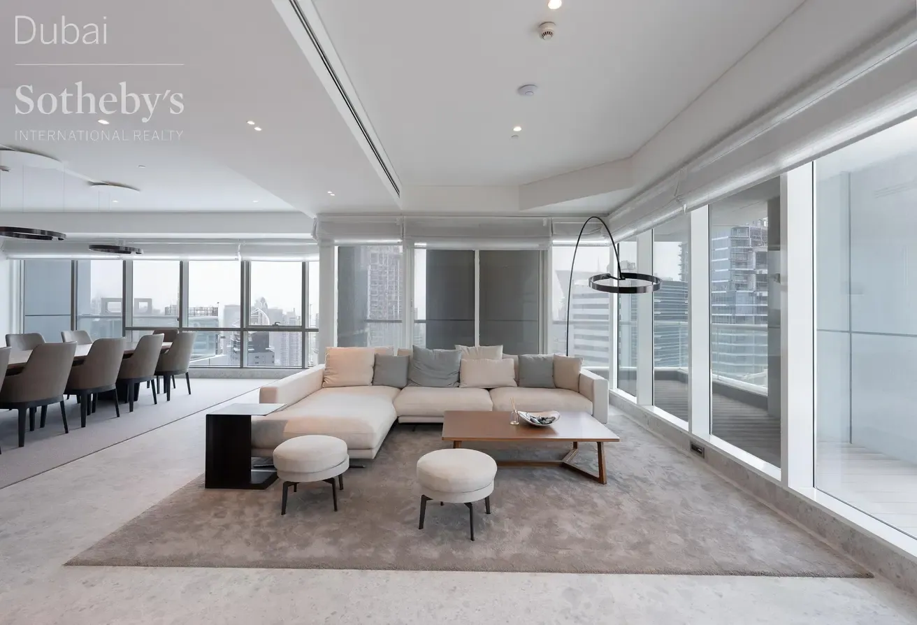 Chic High-Floor Apartment in Dubai Marina