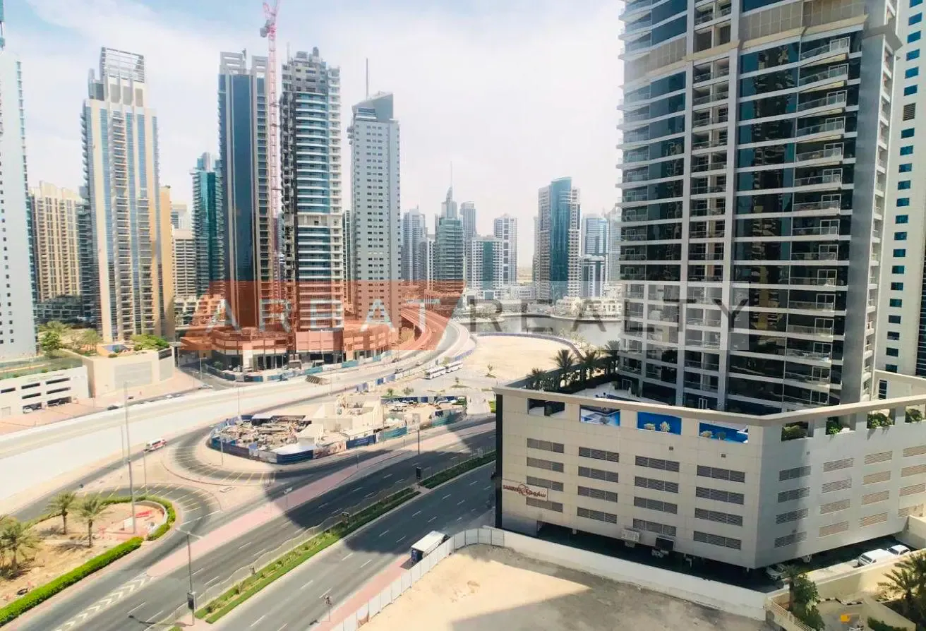BRIGHT SPACIOUS | MARINA AND SEA VIEW | RENTED