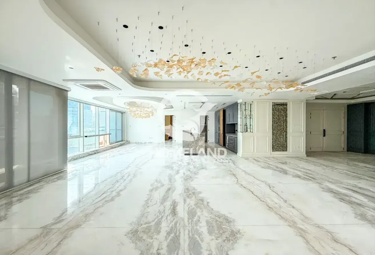 Panoramic Sea-View/ Luxurious / Upgraded Penthouse