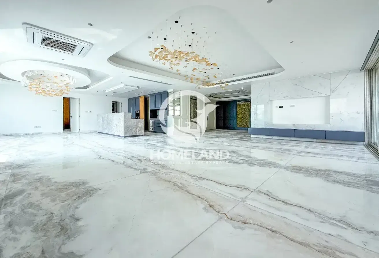 Panoramic Sea-View/ Luxurious / Upgraded Penthouse